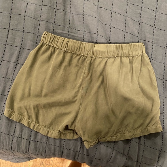 Splendid olive green shorts - Picture 2 of 3